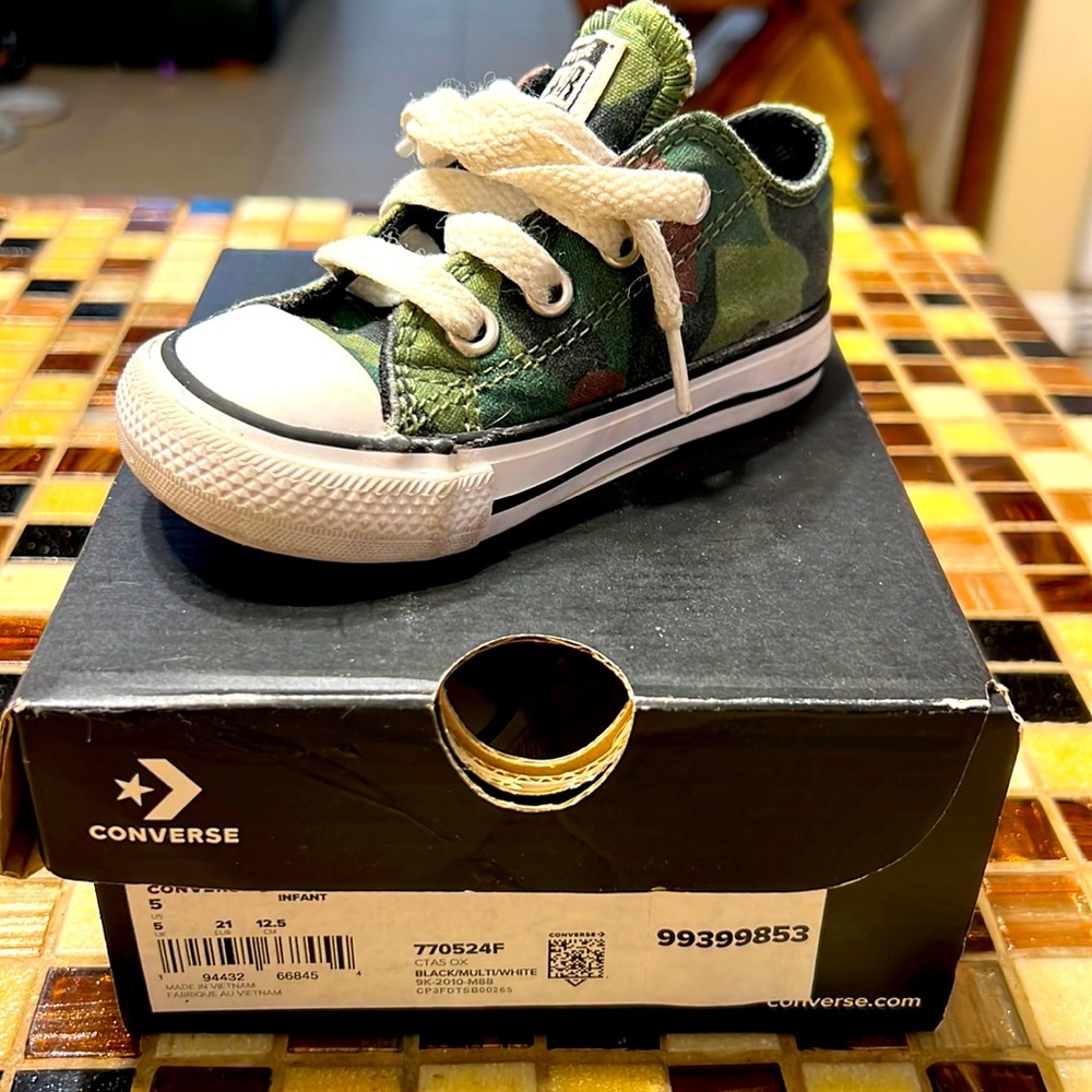 Toddler sneakers 5c